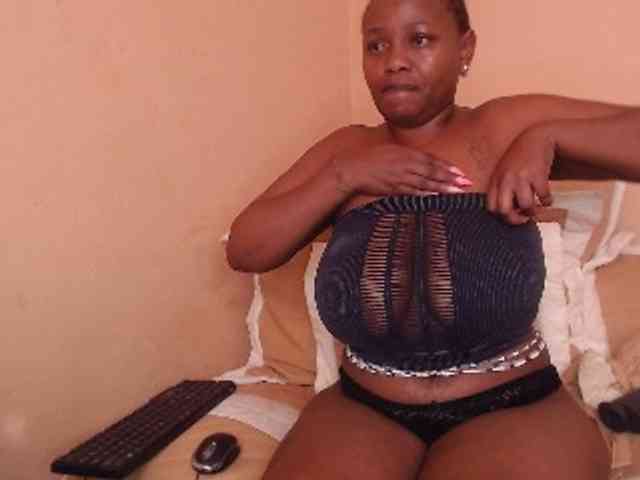 EbonyBoobz