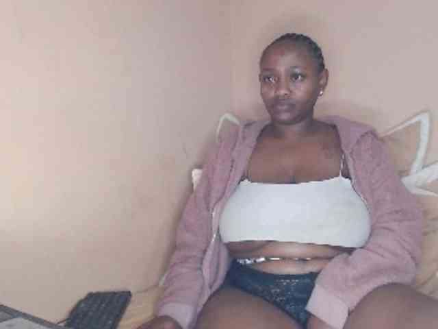 EbonyBoobz webcam