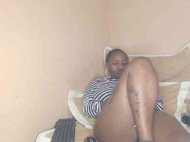 EbonyBoobz