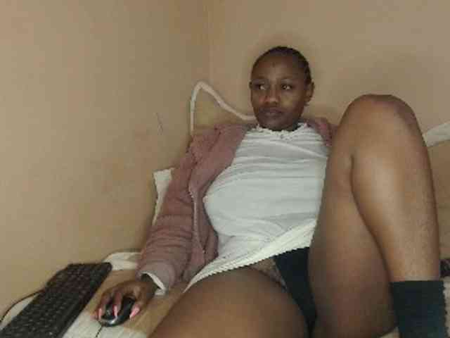 EbonyBoobz webcam