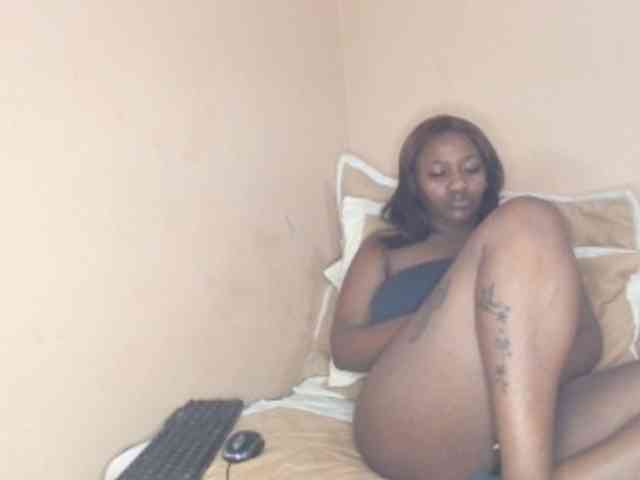 EbonyBoobz webcam