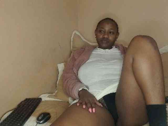 EbonyBoobz webcam