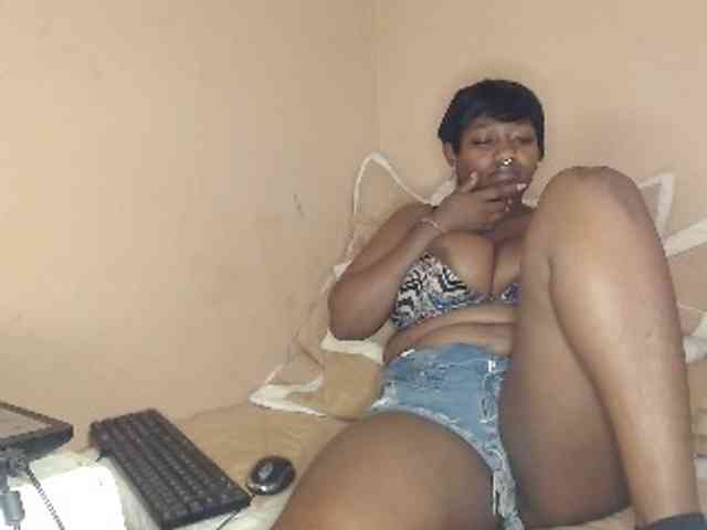 EbonyBoobz