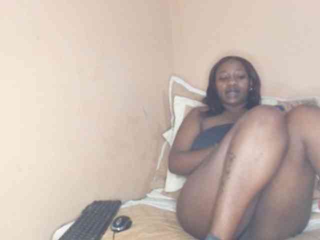 EbonyBoobz