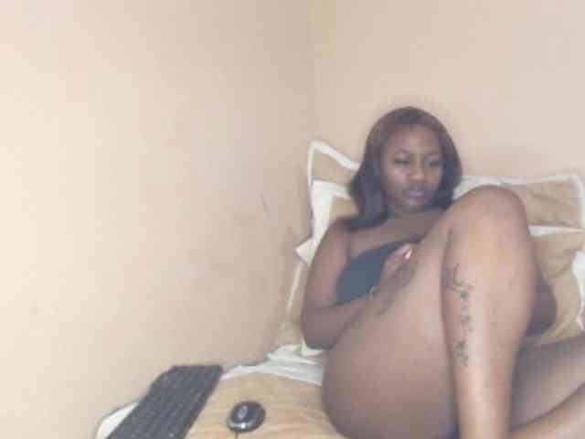 EbonyBoobz webcam