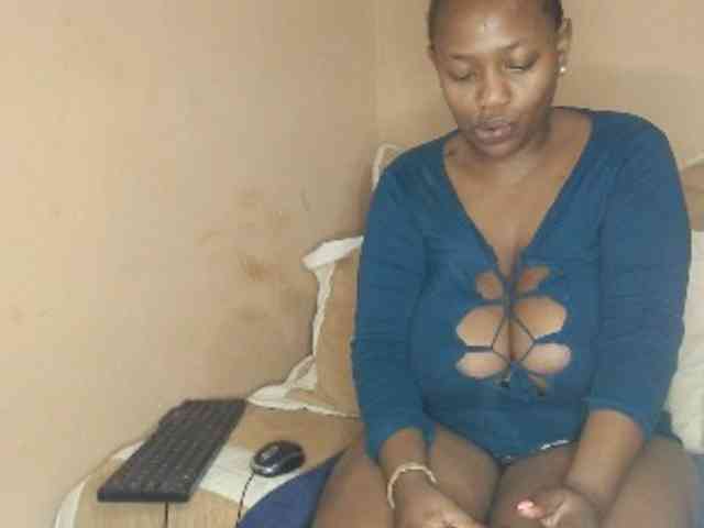 EbonyBoobz webcam