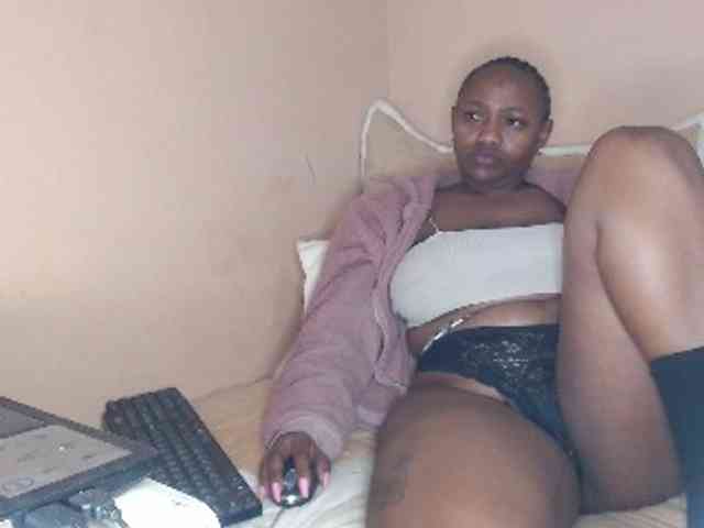 EbonyBoobz webcam