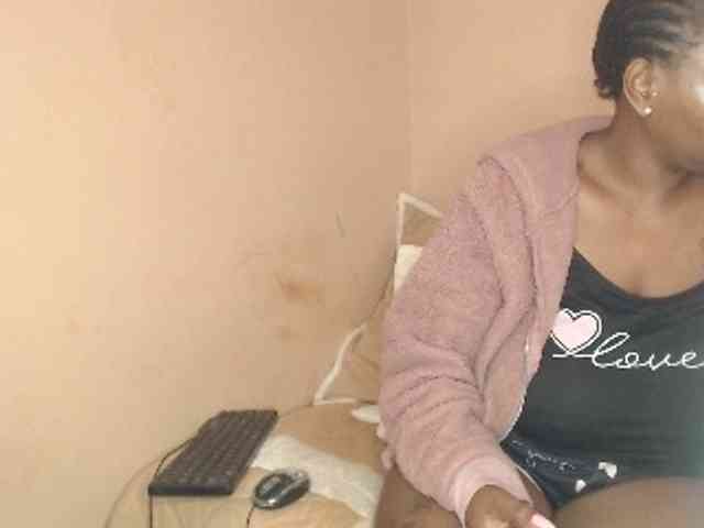 EbonyBoobz webcam