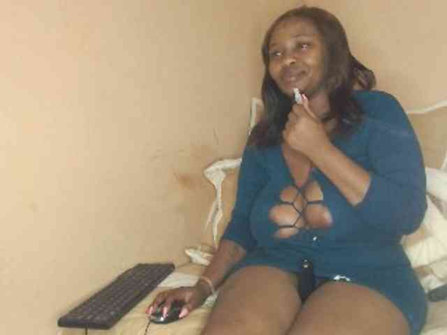 EbonyBoobz