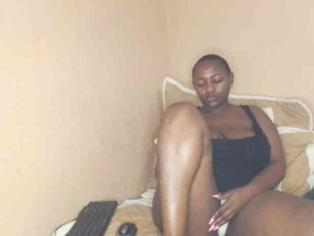 EbonyBoobz webcam