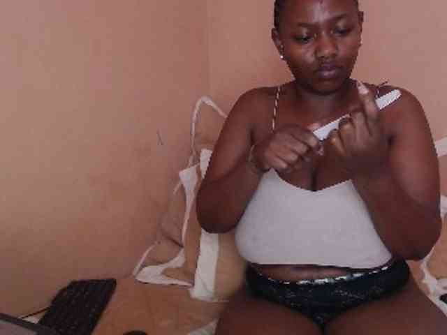 EbonyBoobz webcam