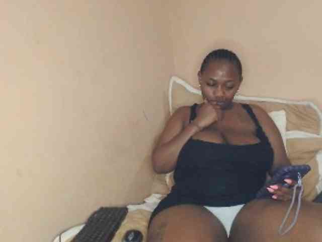 EbonyBoobz webcam