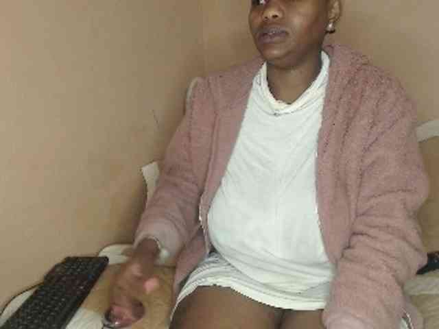EbonyBoobz webcam