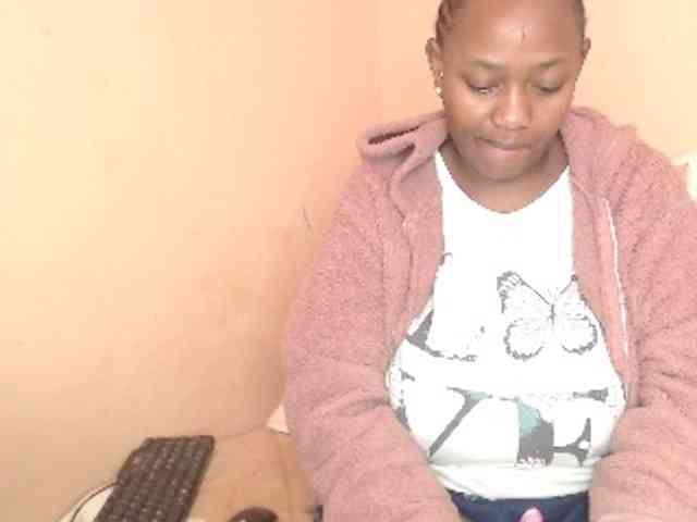 EbonyBoobz webcam