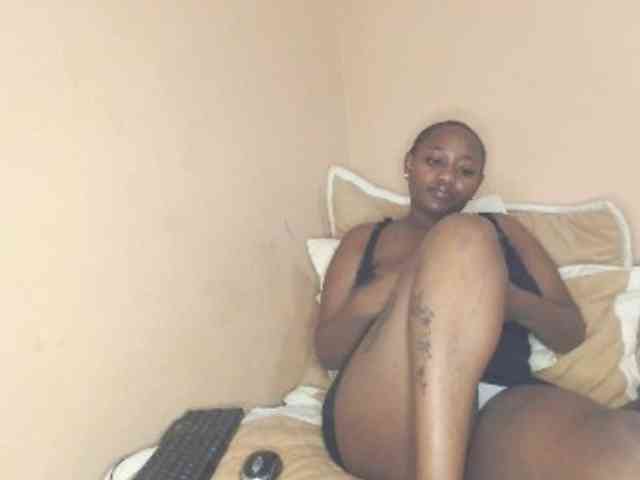 EbonyBoobz webcam