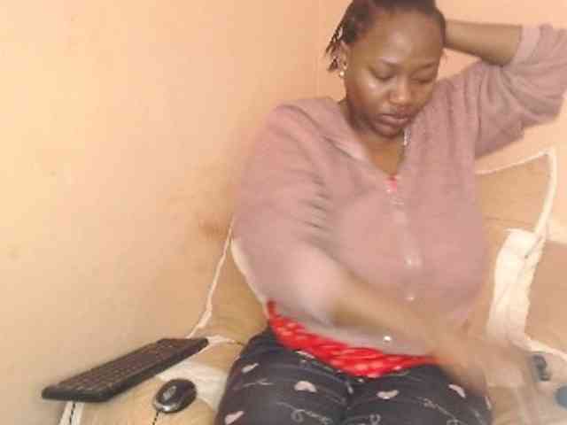 EbonyBoobz webcam