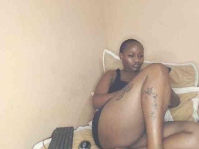 EbonyBoobz webcam