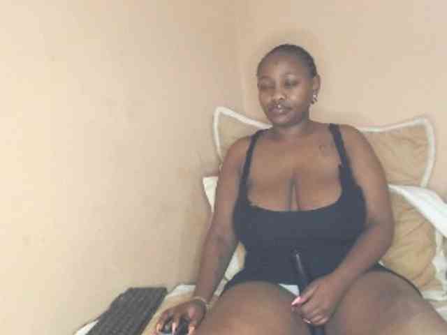 EbonyBoobz
