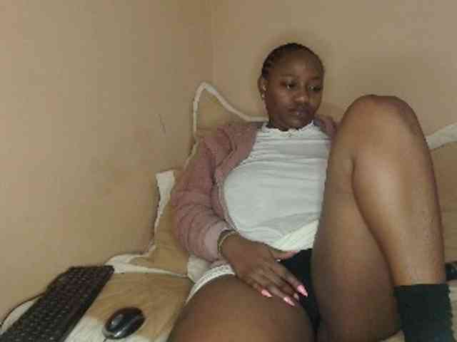 EbonyBoobz webcam