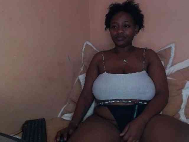 EbonyBoobz