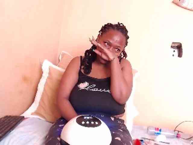 EbonyBoobz webcam