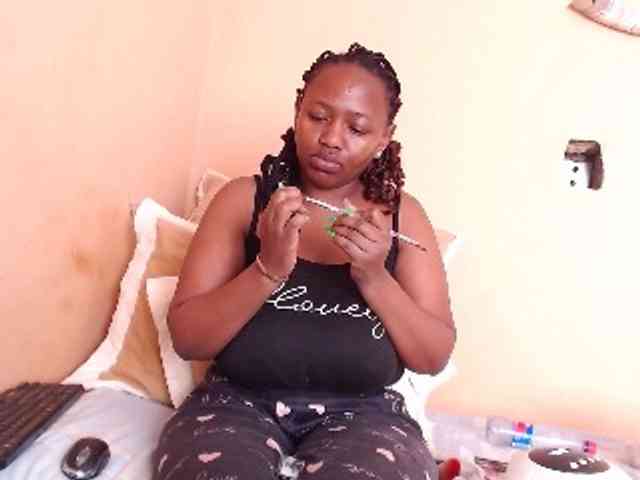 EbonyBoobz webcam