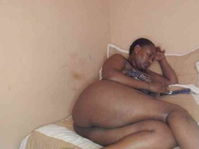 EbonyBoobz webcam
