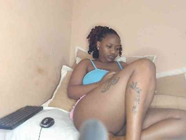 EbonyBoobz