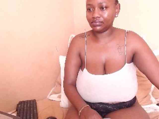 EbonyBoobz webcam