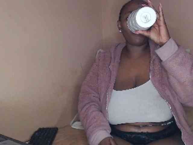 EbonyBoobz webcam