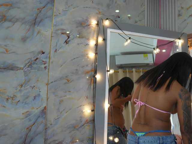 daddysneakin live cam on BongaCams