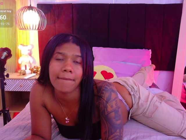daddysneakin live cam on BongaCams