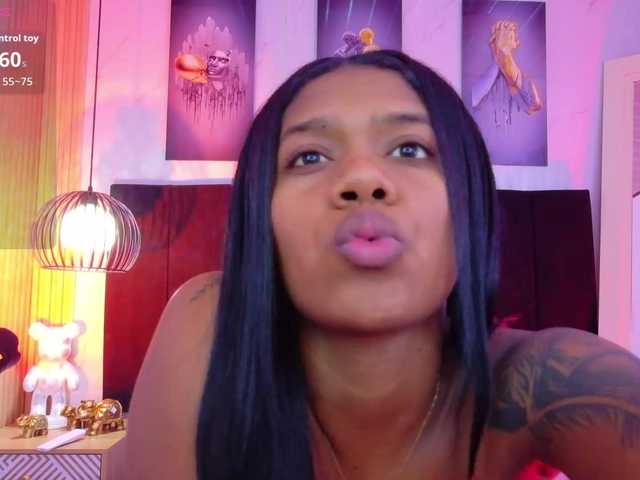 daddysneakin live cam on BongaCams