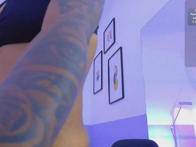 daddysneakin live cam on BongaCams