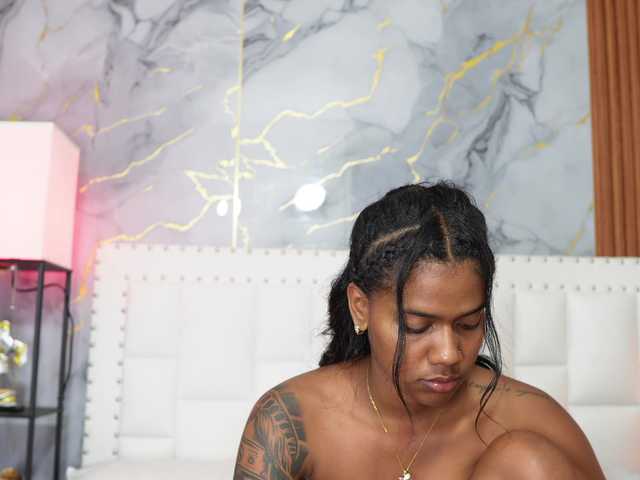 daddysneakin live cam on BongaCams