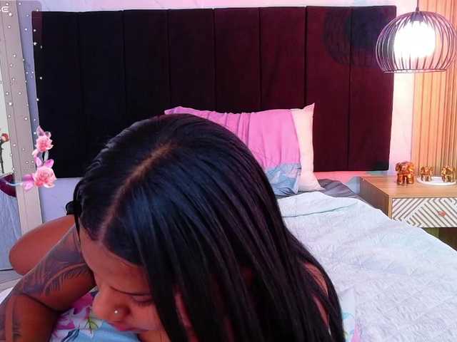 daddysneakin live cam on BongaCams