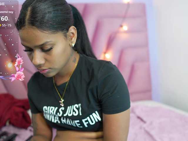 daddysneakin live cam on BongaCams