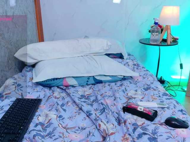 daddysneakin live cam on BongaCams