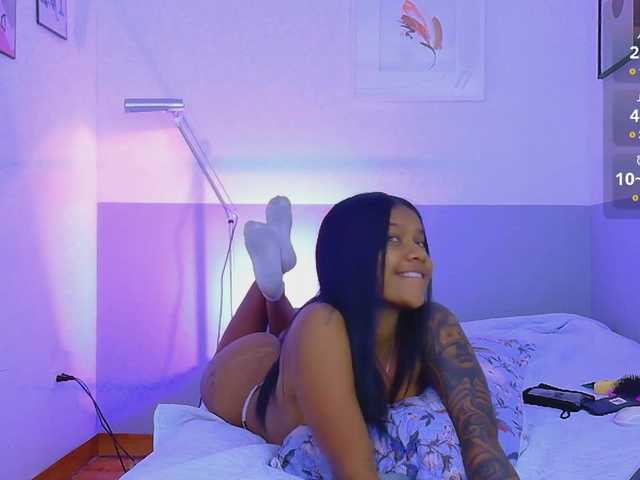 daddysneakin live cam on BongaCams