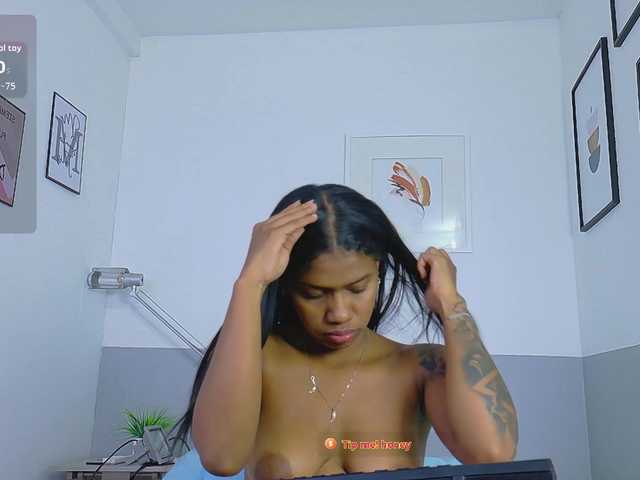 daddysneakin live cam on BongaCams