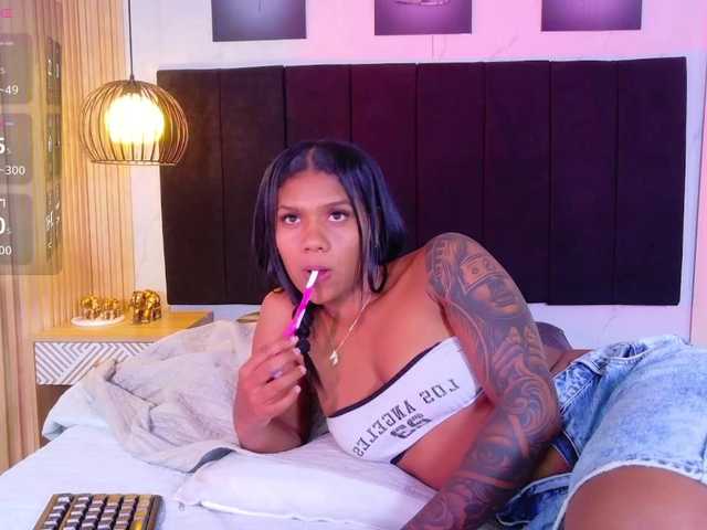daddysneakin live cam on BongaCams