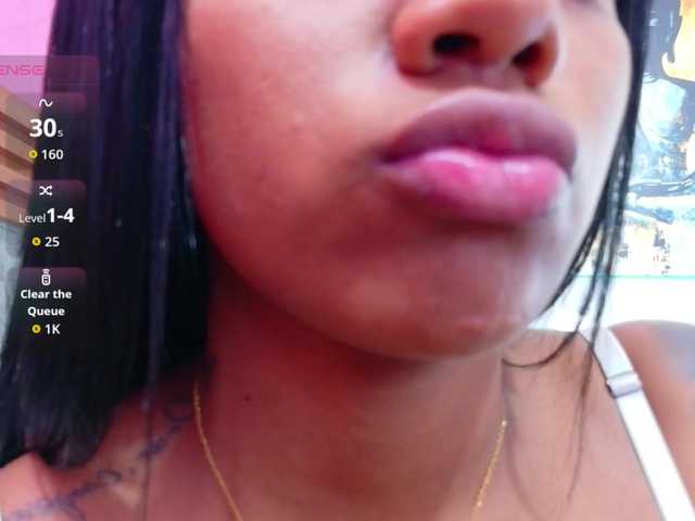 daddysneakin live cam on BongaCams