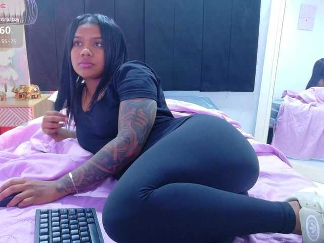 daddysneakin live cam on BongaCams