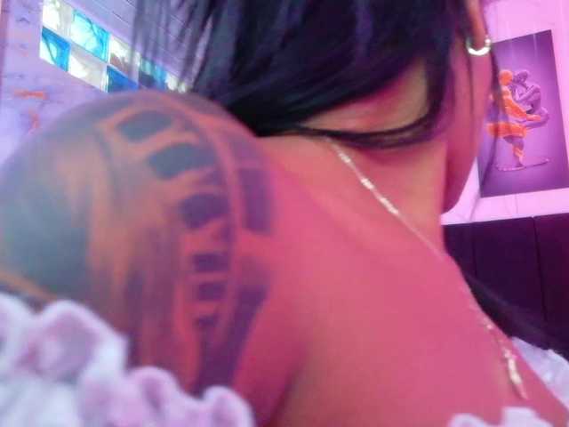 daddysneakin live cam on BongaCams