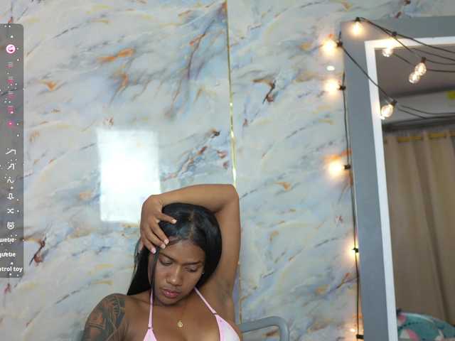 daddysneakin live cam on BongaCams
