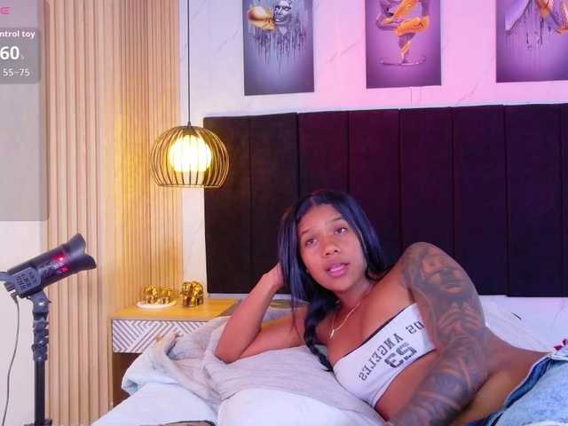daddysneakin live cam on BongaCams