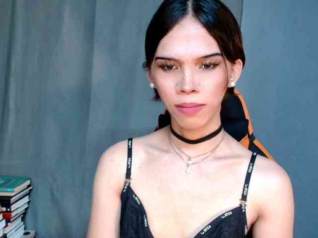 pokikoblanca222 Live Webcam on BongaCams
