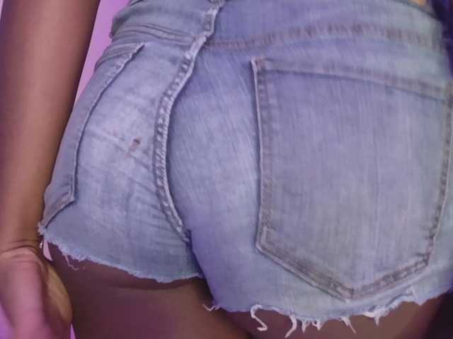 Roxxana-queen live cam on BongaCams