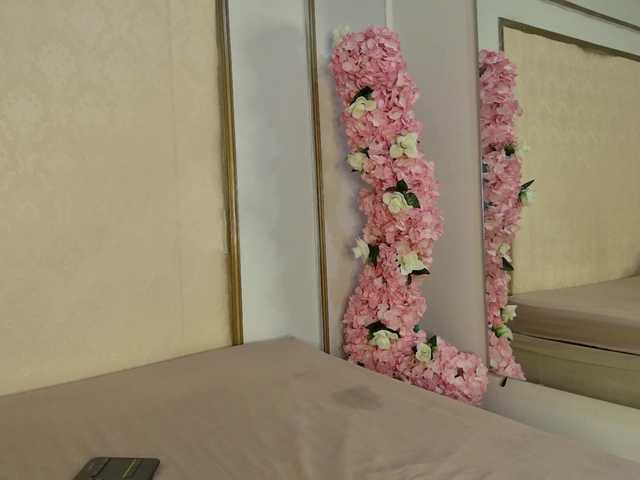 Roxxana-queen live cam on BongaCams