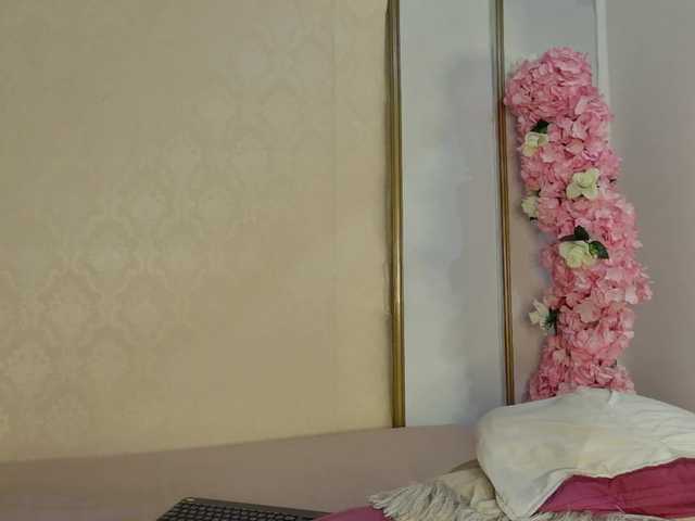Roxxana-queen live cam on BongaCams